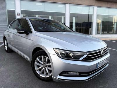Usado VW Passat Sportline 150 CV (110 kW) 2015 Gris Berlina
