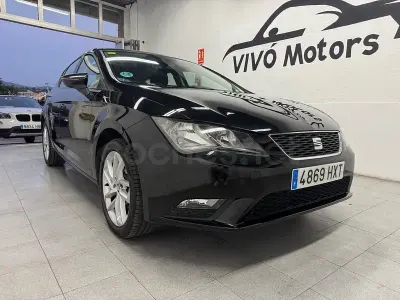 Usado Seat Leon Style 105 CV (77 kW) 2014 Negro Berlina