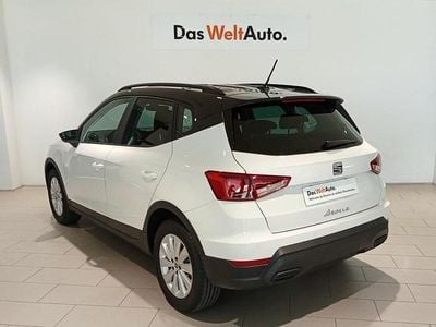 Usado Seat Arona Style Plus 110 CV (80 kW) 2021 Blanco SUV