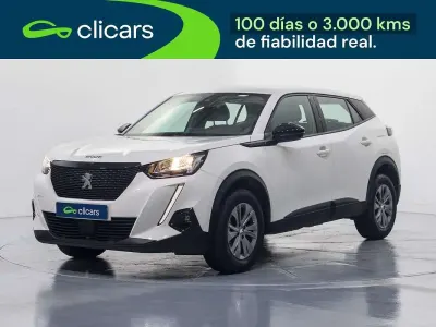 Usado Peugeot 2008 Active 110 CV (80 kW) 2022 Blanco SUV