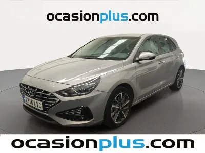 Usado Hyundai i30 110 CV (80 kW) 2021 Gris plata Utilitario