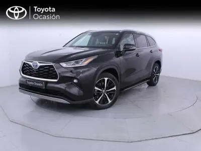Usado Toyota Highlander Luxury 246 CV (180 kW) 2022 Marrón SUV