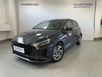 Usado Hyundai i20 100 CV (73 kW) 2024 Gris/plata Utilitario