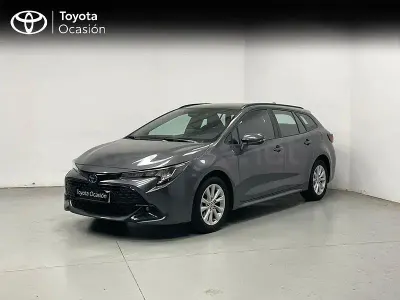 Usado Toyota Corolla Active 140 CV (102 kW) 2025 Gris / plata Familiar
