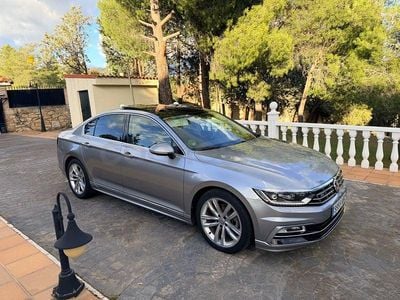 Usado VW Passat Sportline 180 CV (132 kW) 2017 Gris / plata Berlina