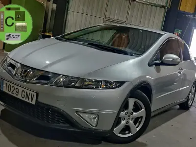 Usado Honda Civic Sport 100 CV (73 kW) 2009 Gris / plata Berlina