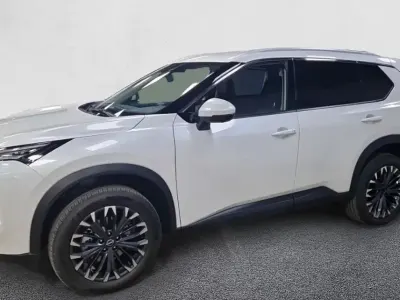 Uusi Nissan X-Trail N-Connecta 163 HP (119 kW) 2025 Katumaasturi