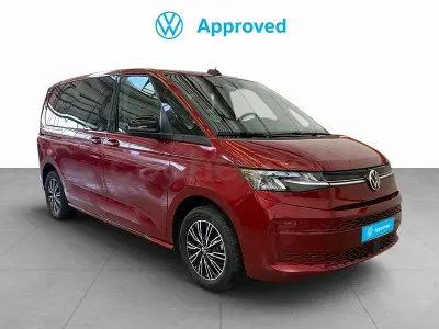 Usado VW Multivan Life 150 CV (110 kW) 2025 Rojo Monovolumen