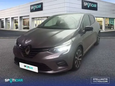 Usado Renault Clio Techno 91 CV (66 kW) 2023 Gris Utilitario