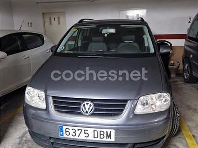 Usado VW Touran Edition 90 CV (66 kW) 2004 Gris / plata Monovolumen