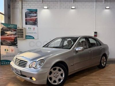 Usado Mercedes C220 Elegance 150 CV (110 kW) 2005 Gris / plata Familiar