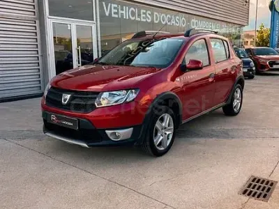 Usado Dacia Sandero Stepway 90 CV (66 kW) 2015 Granate Berlina