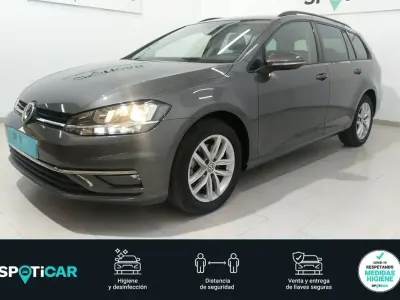 Usado VW Golf VII Advance 115 CV (84 kW) 2019 Gris Familiar