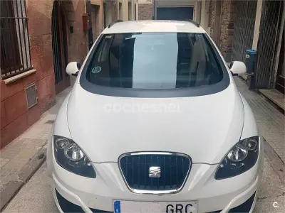 Usado Seat Altea XL Style 105 CV (77 kW) 2009 Blanco Monovolumen