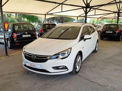 Usado Opel Astra Excellence 160 CV (117 kW) 2017 Blanco Familiar