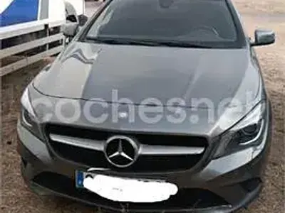 Usado Mercedes CLA220 Urban 170 CV (125 kW) 2015 Gris / plata Coupe