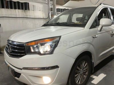 Usado Ssangyong (KGM) Rodius 178 CV (130 kW) 2018 Blanco Monovolumen