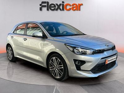 Usado Kia Rio 120 CV (88 kW) 2021 Gris Berlina