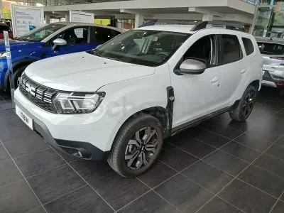 Begagnad Dacia Duster Journey 130 HK (95 kW) 2023 Vit SUV