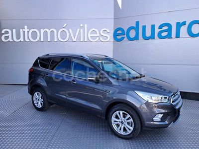 Gris / plata Usado 2017 Ford Kuga Business Edition SUV | 16.100 € (Un poco caro)