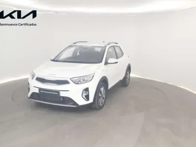 Usado Kia Stonic 101 CV (74 kW) 2026 Blanco SUV