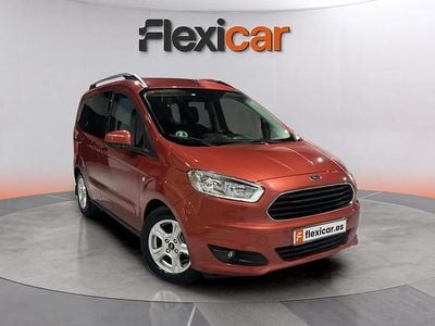 Usado Ford Tourneo Courier Titanium 102 CV (75 kW) 2016 Granate Monovolumen