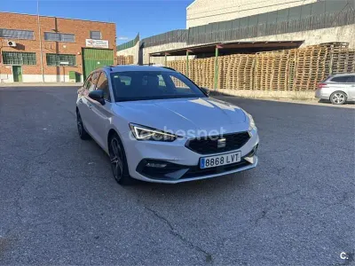 Usado Seat Leon FR 150 CV (110 kW) 2021 Blanco Familiar