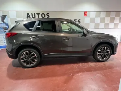 Usado Mazda CX-5 Luxury 150 CV (110 kW) 2015 Gris / plata SUV
