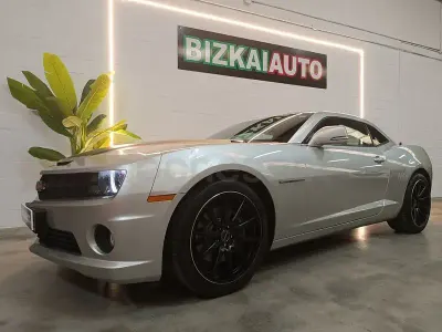 Usado Chevrolet Camaro 432 CV (317 kW) 2012 Gris / plata Coupe