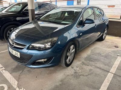 Gris Usado 2015 Opel Astra Selective Utilitario | 9290 € (Precio justo)