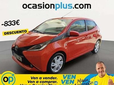 Używany Toyota Aygo X-play 69 KM (50 kW) 2016 Pomarańczowy Hatchback