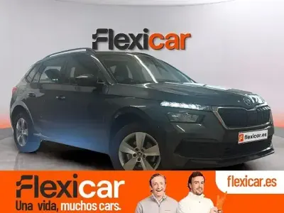Usado Skoda Kamiq Active 95 CV (69 kW) 2021 Gris SUV