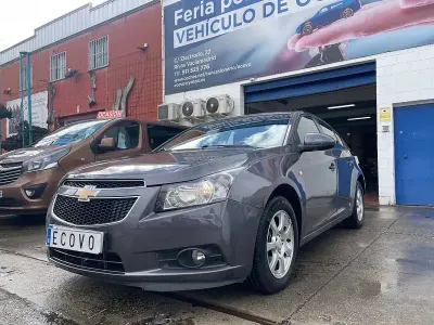 Usado Chevrolet Cruze LTZ 163 CV (119 kW) 2011 Gris / plata Berlina