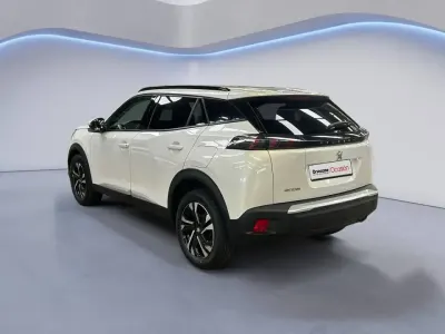 Usado Peugeot 2008 Allure 100 CV (73 kW) 2021 SUV