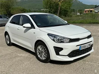 Usado Kia Rio 84 CV (61 kW) 2021 Blanco Berlina