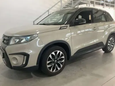 Usado Suzuki Vitara GLX 120 CV (88 kW) 2016 Beige SUV