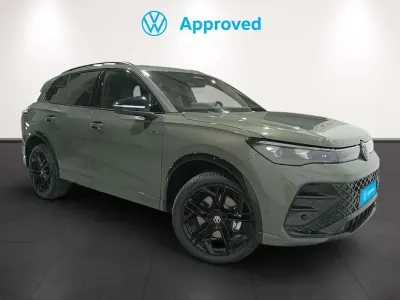 Usado VW Tiguan R-line 193 CV (141 kW) 2025 Verde SUV