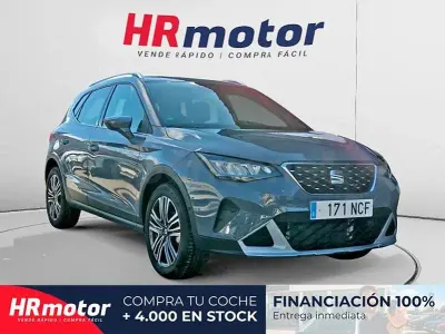 Usado Seat Arona Xperience 115 CV (84 kW) 2025 Gris / plata SUV