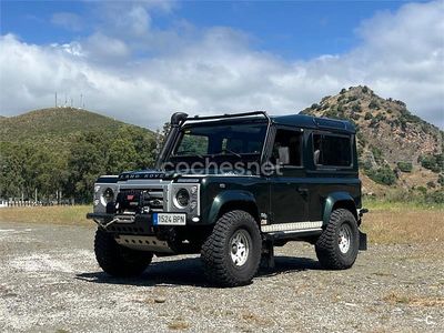 Begagnad Land Rover Defender 122 HK (89 kW) 2001 Grön Kombi