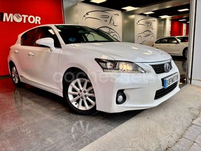Lexus CT200h