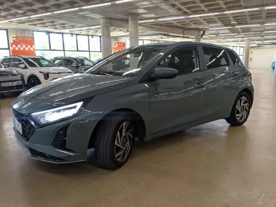 Usado Hyundai i20 101 CV (74 kW) 2025 Verde Utilitario