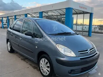 Usado Citroën Xsara Picasso Exclusive 92 CV (67 kW) 2009 Gris / plata Monovolumen