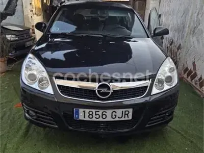 Usado Opel Vectra Sport 120 CV (88 kW) 2008 Negro Berlina