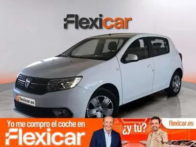 Usado Dacia Sandero Comfort 90 CV (66 kW) 2019 Blanco Utilitario