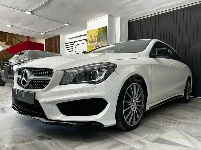 Usado Mercedes CLA200 Shooting Brake AMG line 136 CV (100 kW) 2015 Blanco Familiar