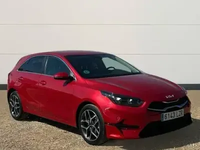 Usado Kia Ceed 120 CV (88 kW) 2022 Rojo Utilitario