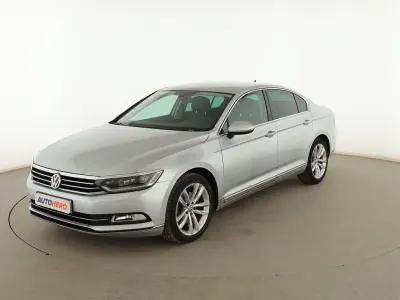 Usado VW Passat Sport 180 CV (132 kW) 2016 Gris Berlina