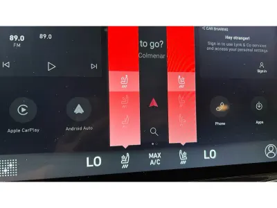 Begagnad Lynk & Co 01 261 HK (191 kW) 2023 Svart SUV