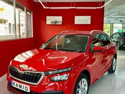 Usado Skoda Kamiq 110 CV (80 kW) 2022 Rojo SUV