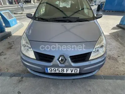 Usado Renault Scénic II Expression 105 CV (77 kW) 2007 Gris / plata Monovolumen